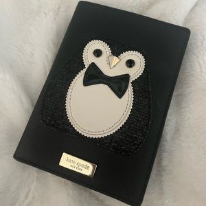 Kate Spade 🐧 Passport Holder